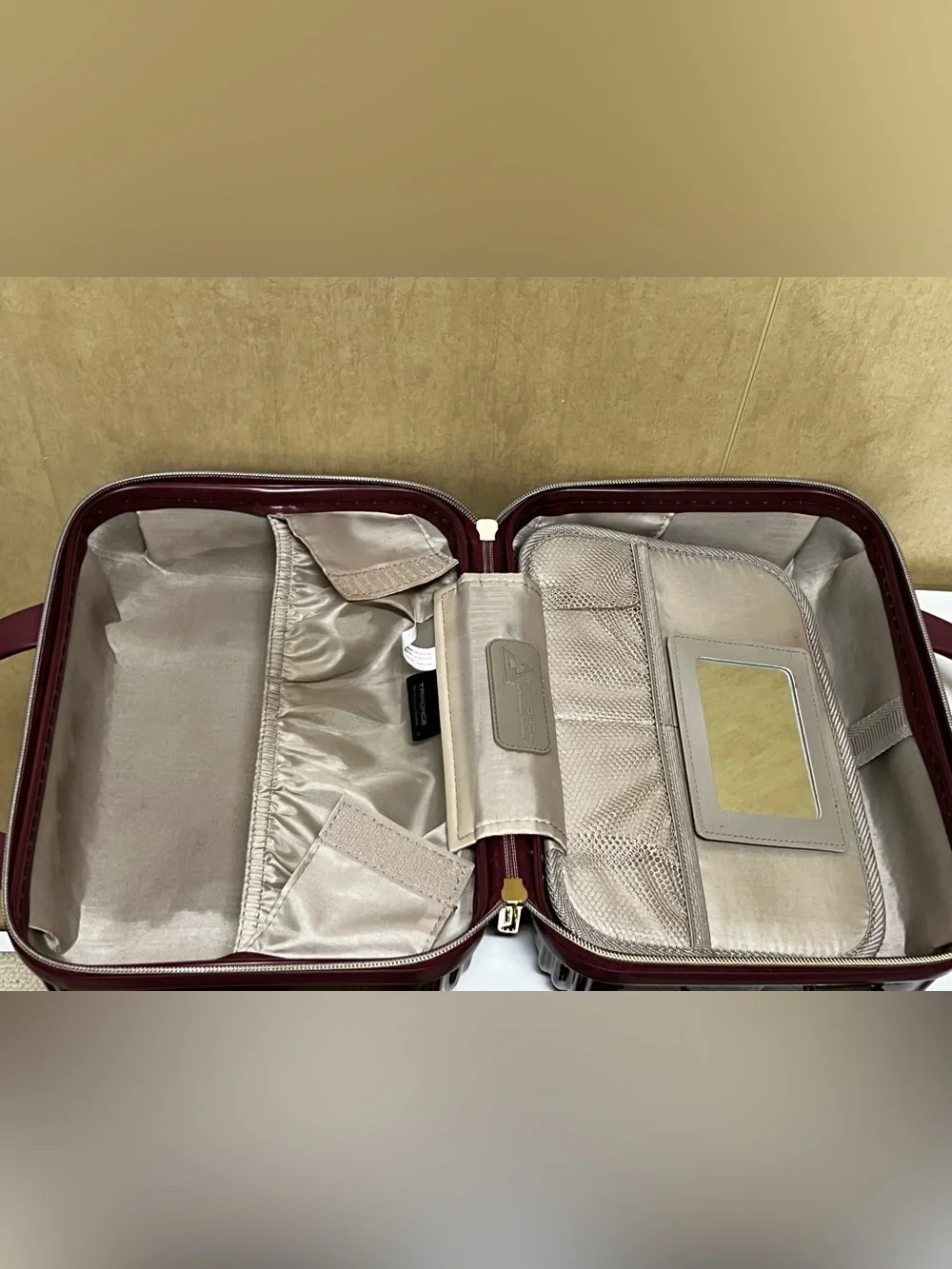 Triforce burgundy Hardside Beauty Case